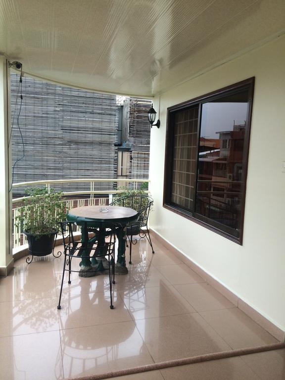 The Bright Lotus Guesthouse Phnom Penh Bagian luar foto