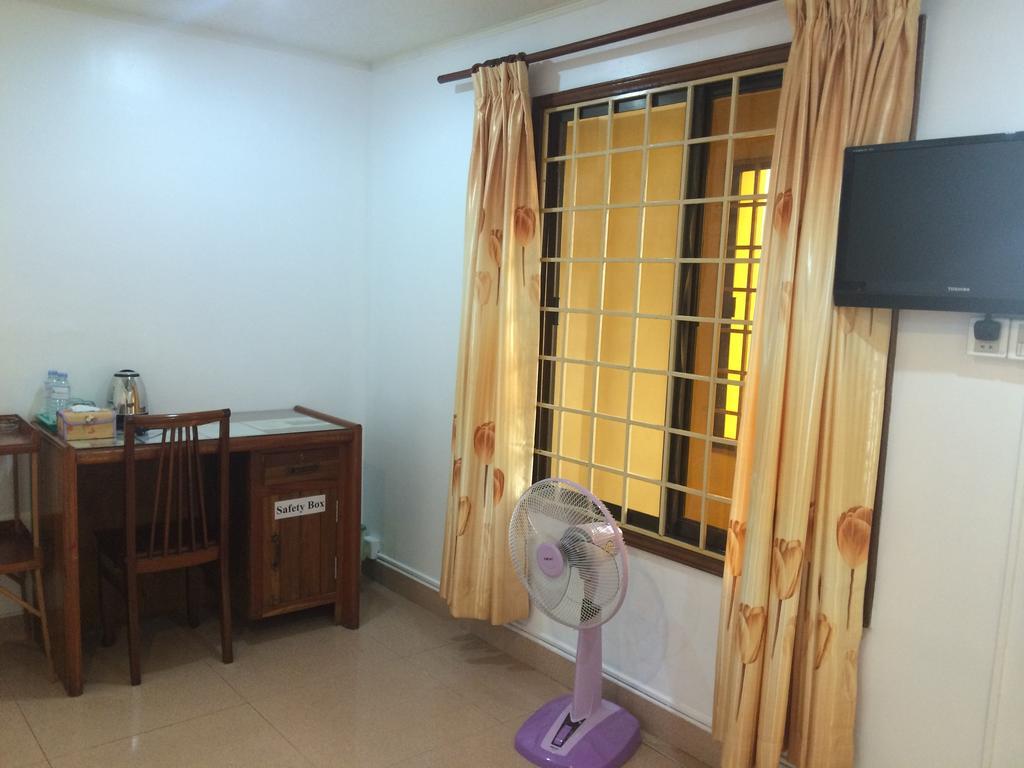 The Bright Lotus Guesthouse Phnom Penh Bagian luar foto