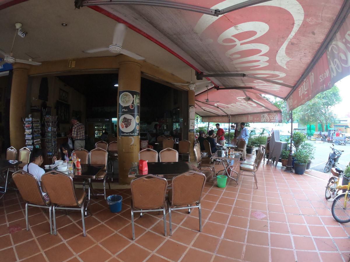 The Bright Lotus Guesthouse Phnom Penh Bagian luar foto