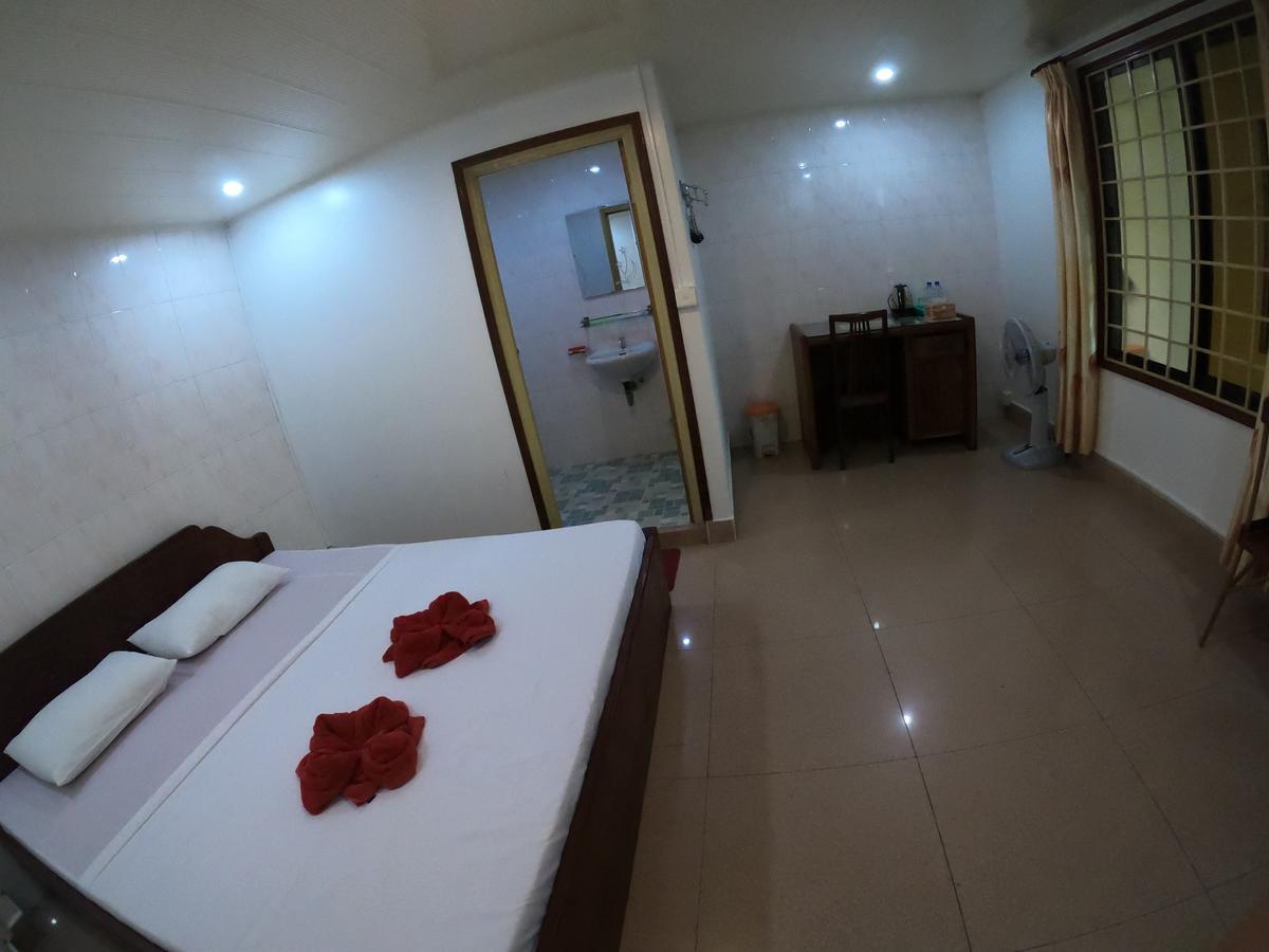 The Bright Lotus Guesthouse Phnom Penh Bagian luar foto
